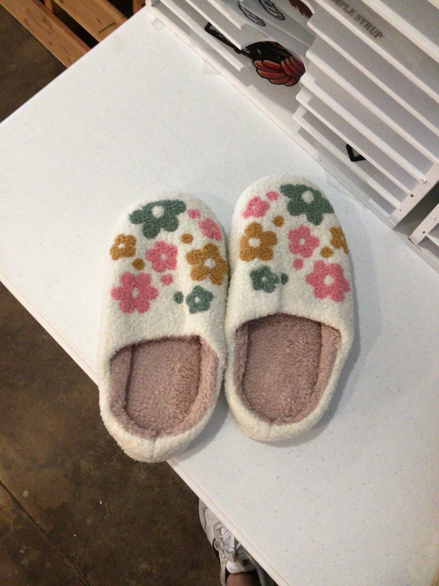 HC- Slippers